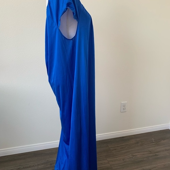 Lorraine night Gown - Picture 3 of 7